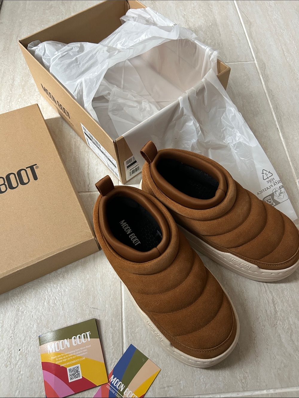 Moon boot suede boot. 6.5-7 - Picture 2 of 11
